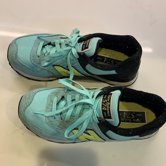 New balance sneakers - Picture 3 of 5